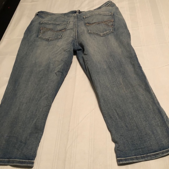 Revolution Brooke capri size 33 - leave cuffs down or roll up, new or like new - Picture 8 of 9